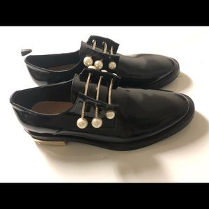 Pearls golden Loafers
